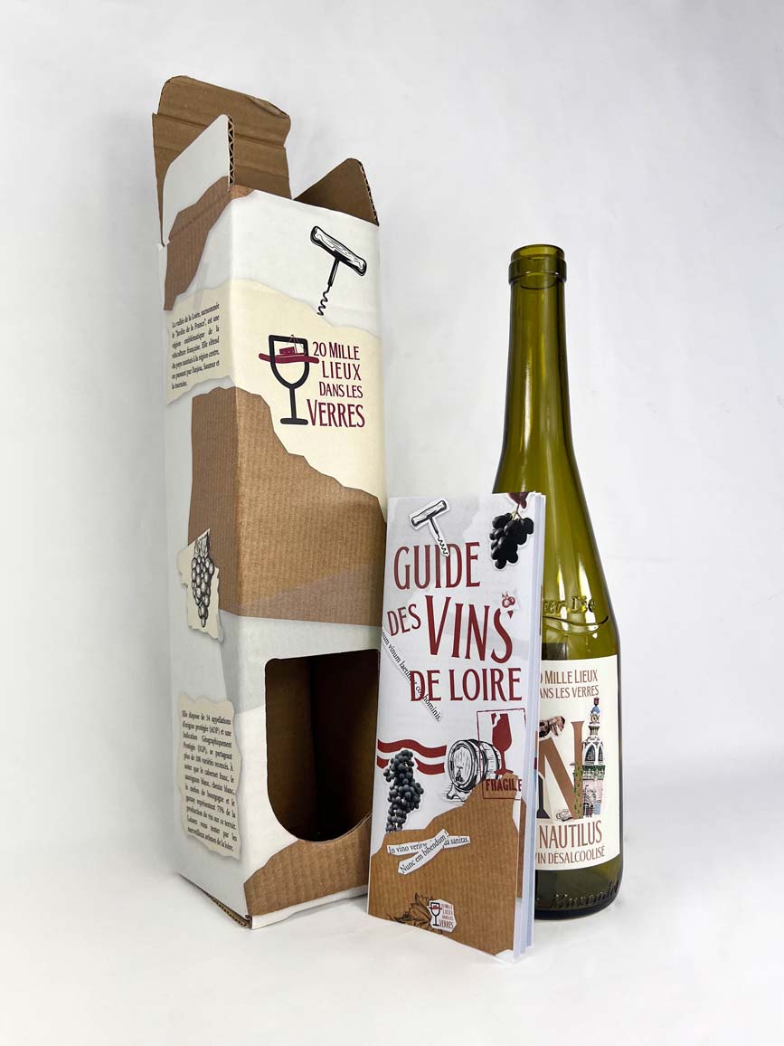 Carton vide, livret et bouteille
